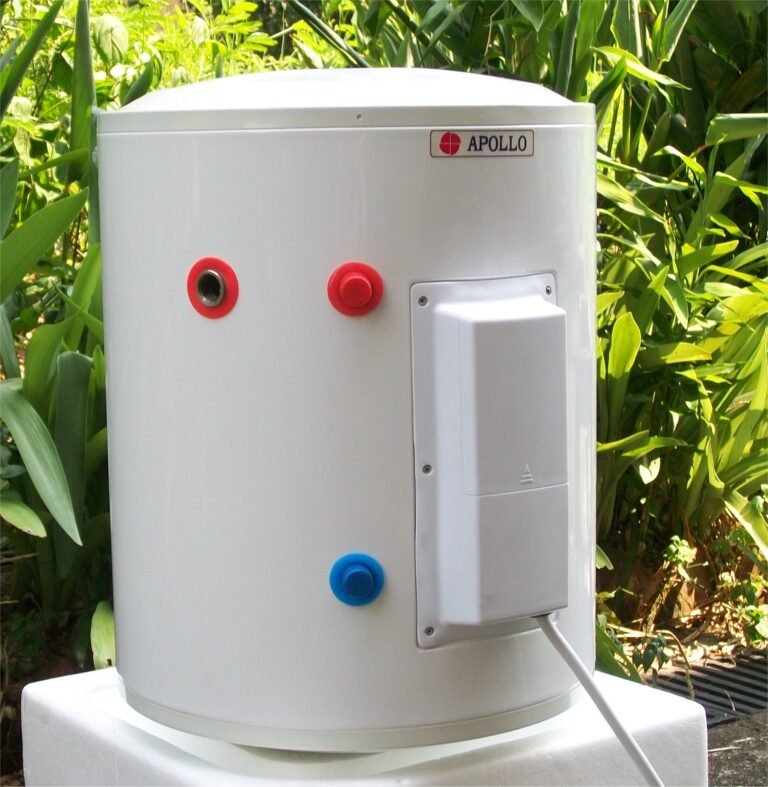 儲水式熱水器
